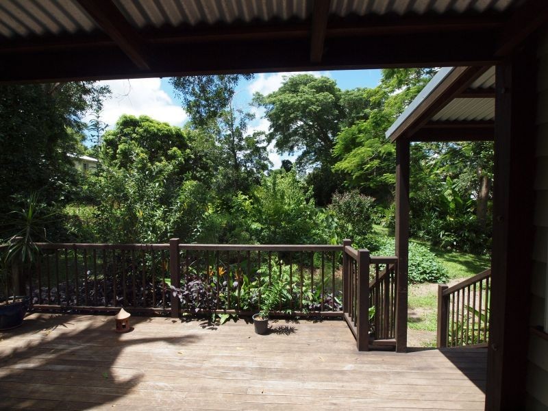 8  Lenske Lane, Cooran QLD 4569