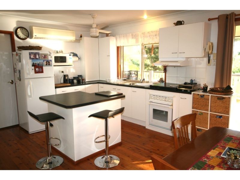 16 Coles Creek Road, Cooran QLD 4569