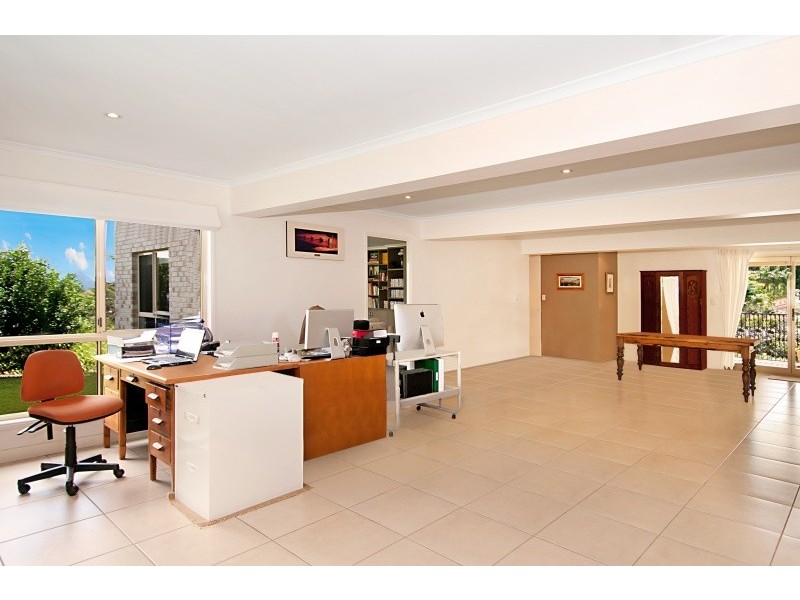 18 Fantail Crescent, Cooroy QLD 4563