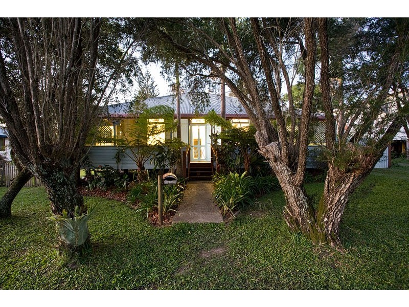 16 Queen Street, Cooran QLD 4569