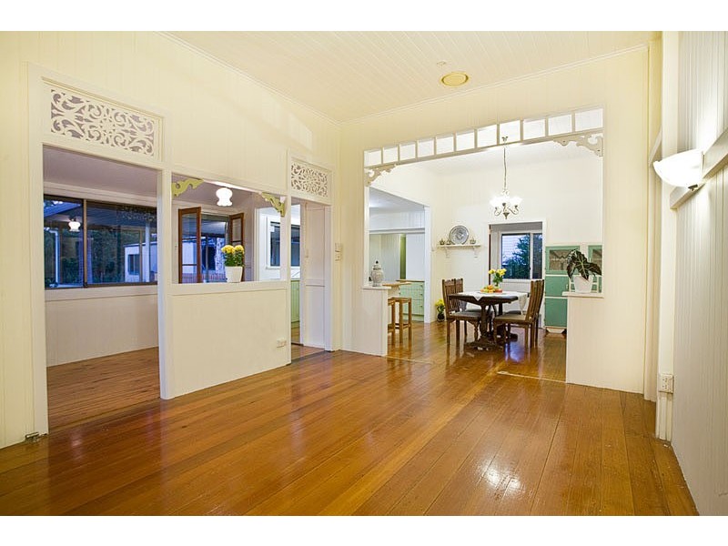 16 Queen Street, Cooran QLD 4569