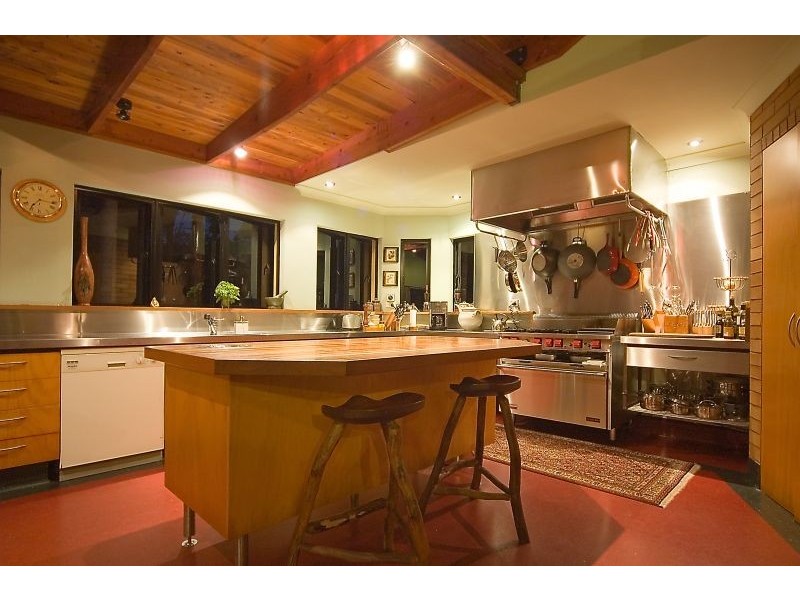 36 McIntyre Lane, Tinbeerwah QLD 4563