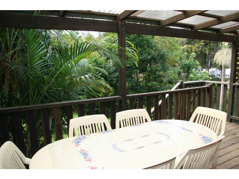 16 Overlander Avenue, Cooroy QLD 4563