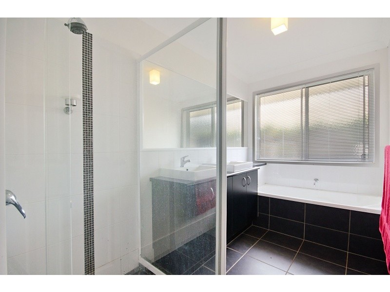 4 Blue Wren Place, Cooroy QLD 4563