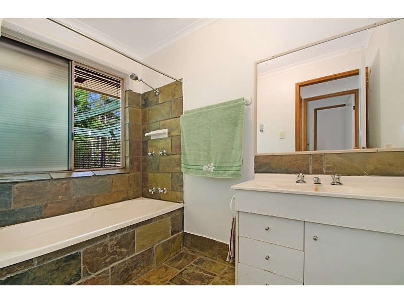 17 Palmsprings Lane, Cooroy QLD 4563