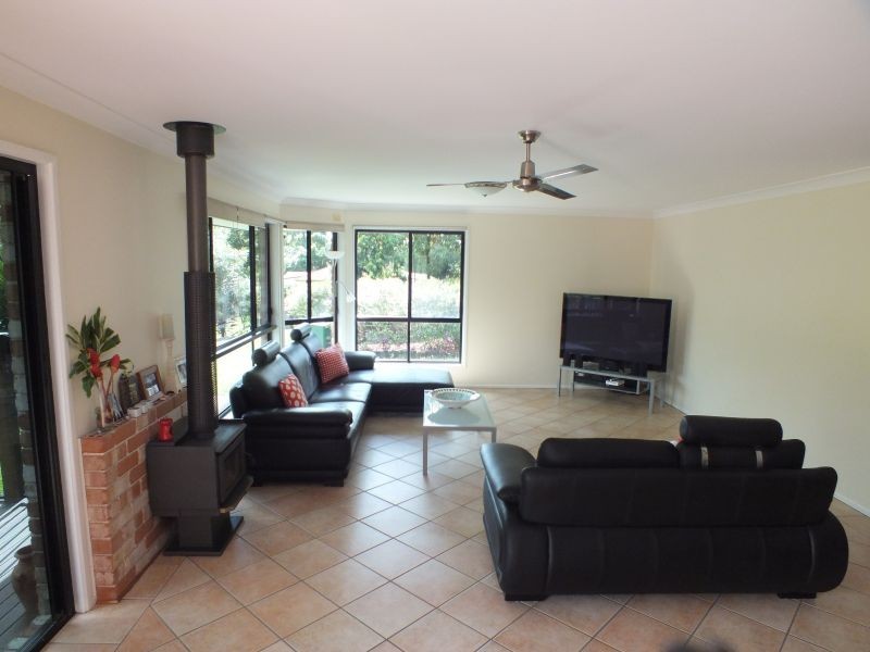 6 Settlers Rise, Pomona QLD 4568