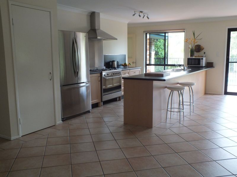 6 Settlers Rise, Pomona QLD 4568