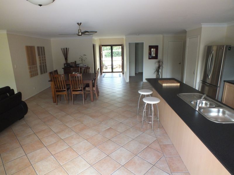 6 Settlers Rise, Pomona QLD 4568