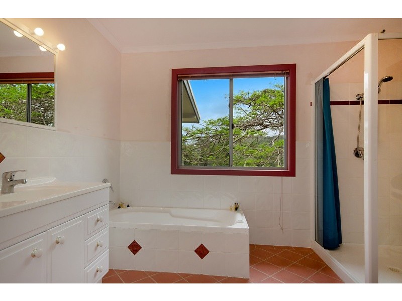 220 Gumboil Road, Tinbeerwah QLD 4563