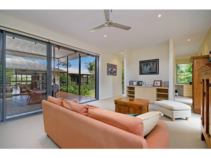 9 Fantail Crescent, Cooroy QLD 4563