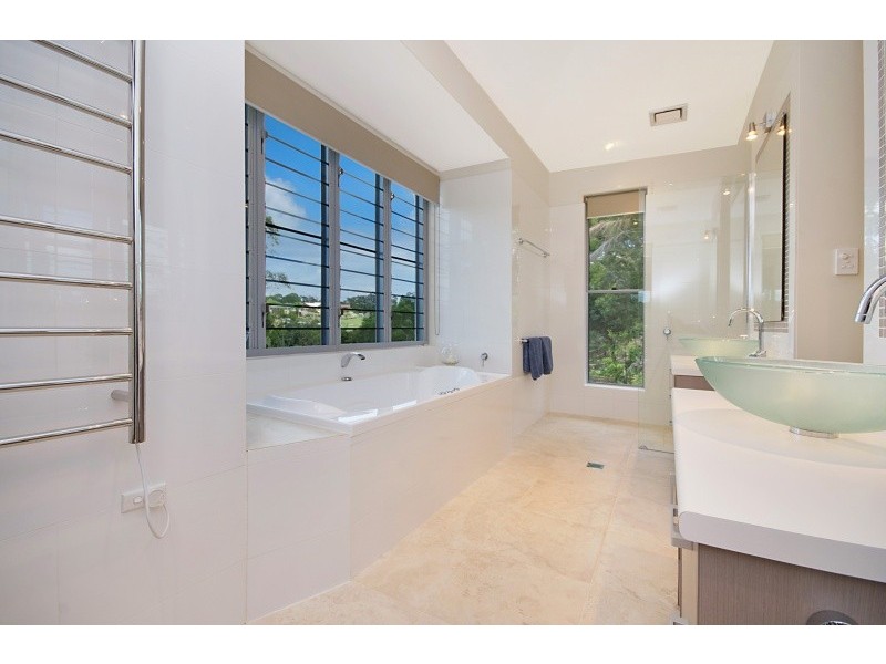 9 Fantail Crescent, Cooroy QLD 4563