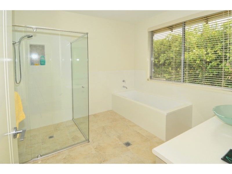 9 Fantail Crescent, Cooroy QLD 4563