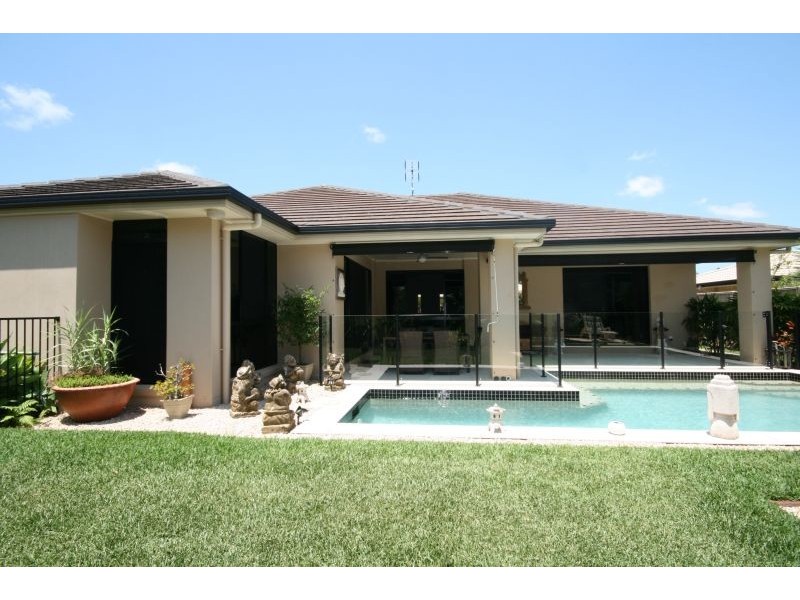 11 Oak Street, Cooroy QLD 4563