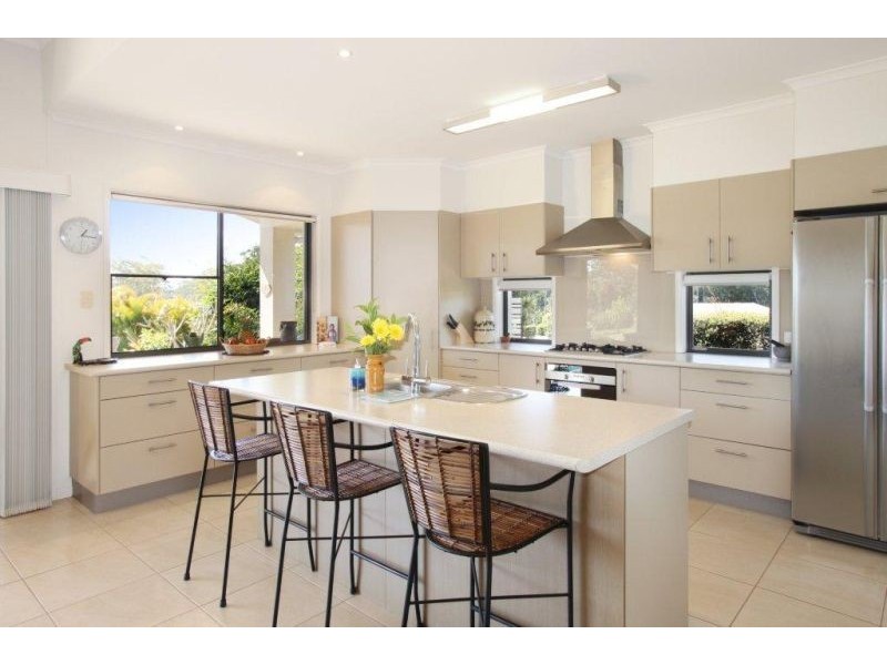 2 Eewah Court, Pomona QLD 4568