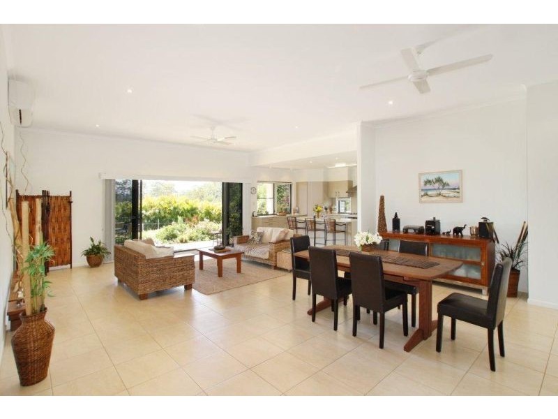 2 Eewah Court, Pomona QLD 4568