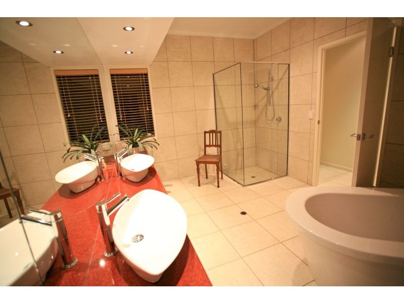 236 Noakes Road, Traveston QLD 4570