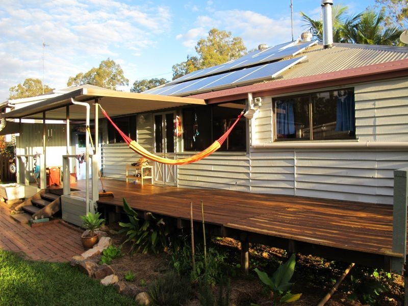 16 Queen Street, Cooran QLD 4569