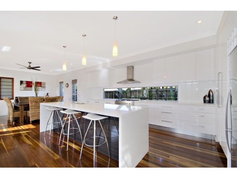 10 Straker Drive, Cooroy QLD 4563