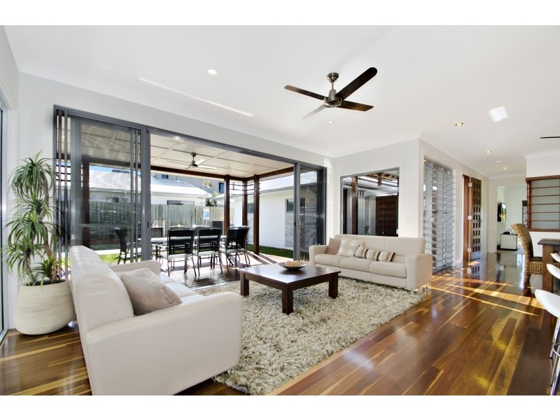 10 Straker Drive, Cooroy QLD 4563