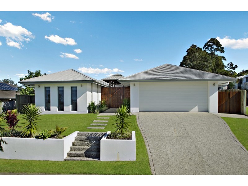 10 Straker Drive, Cooroy QLD 4563