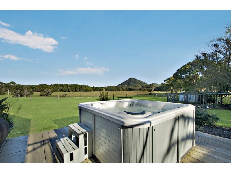 801 Echidna Lane, Cooroy QLD 4563