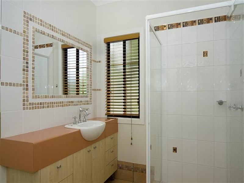 8 Sapling Court, Pomona QLD 4568