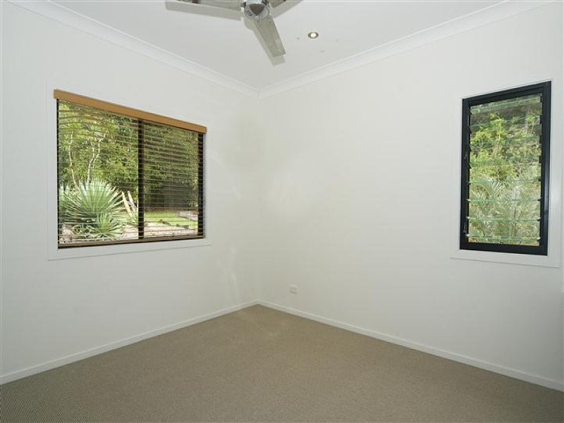 8 Sapling Court, Pomona QLD 4568