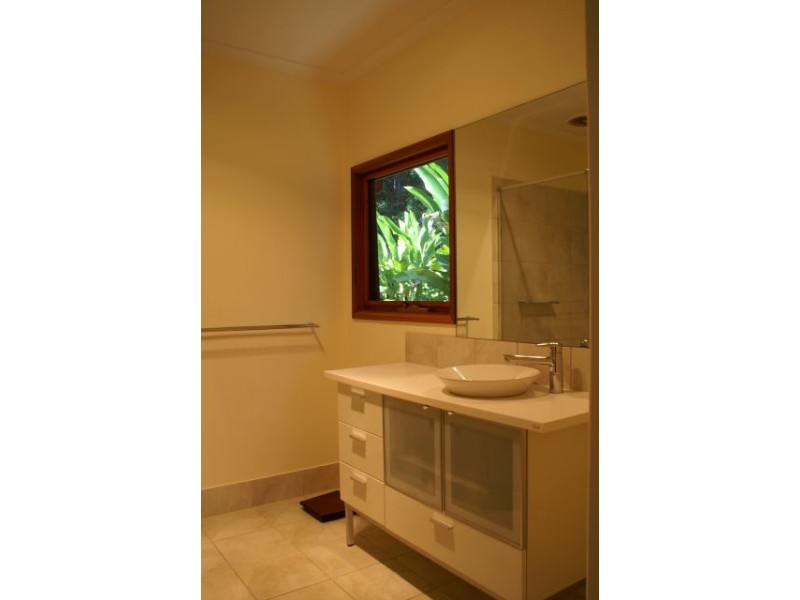 305 Gumboil Road, Tinbeerwah QLD 4563