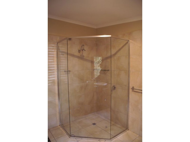 305 Gumboil Road, Tinbeerwah QLD 4563