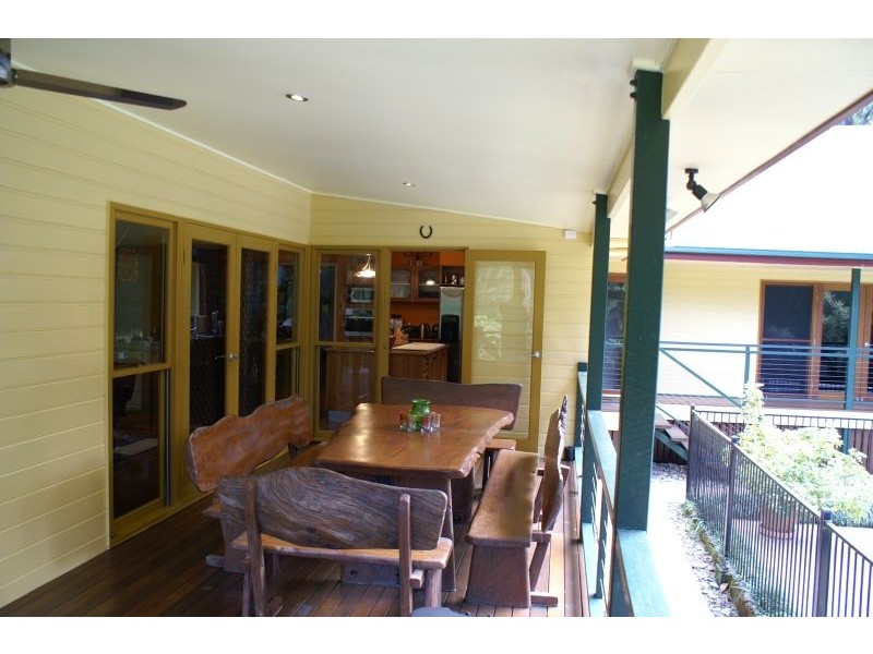 305 Gumboil Road, Tinbeerwah QLD 4563