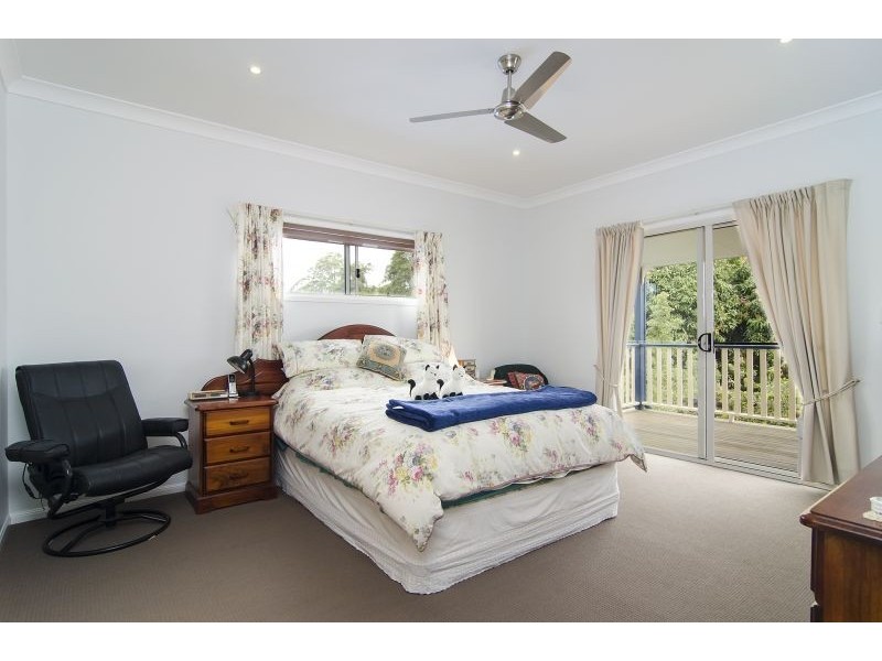33 Kensington Drive, Cooroy QLD 4563