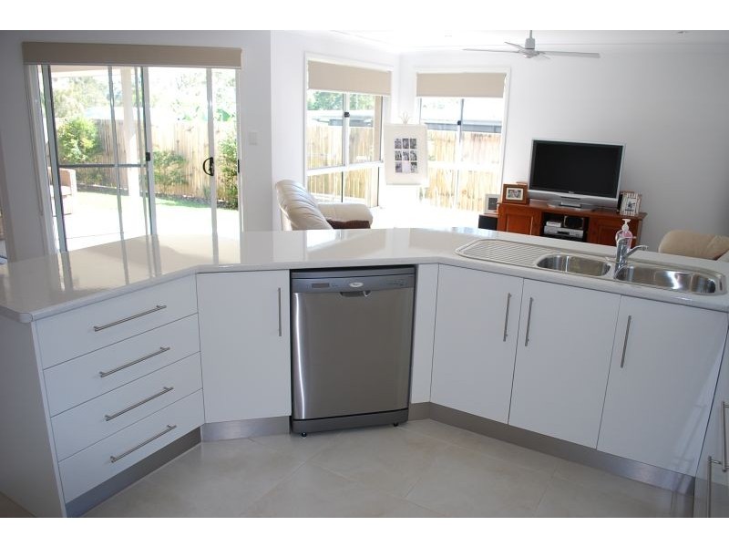 17 Olivine Lane, Cooroy QLD 4563