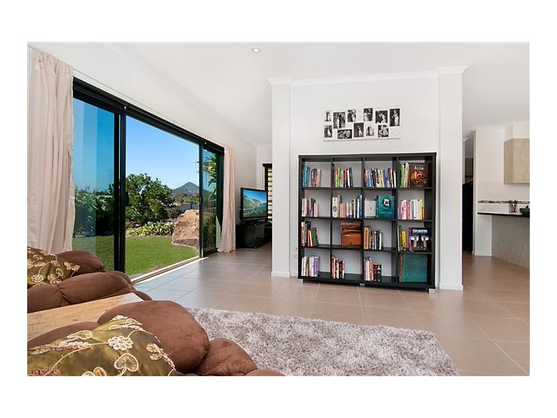 6 Viola Place, Cooroy QLD 4563