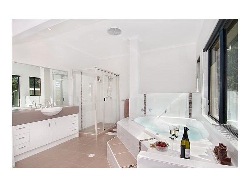 6 Viola Place, Cooroy QLD 4563