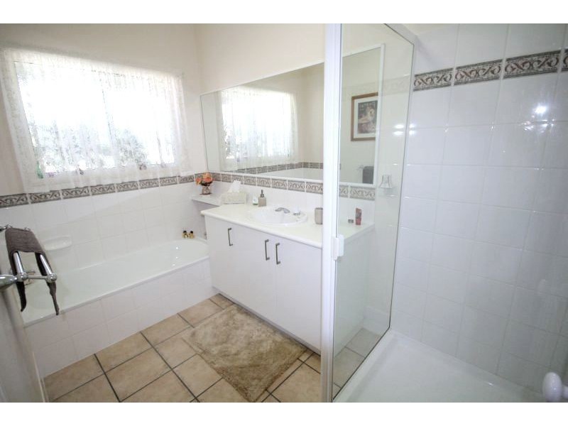 98 Cudgerie Drive, Cooroy QLD 4563