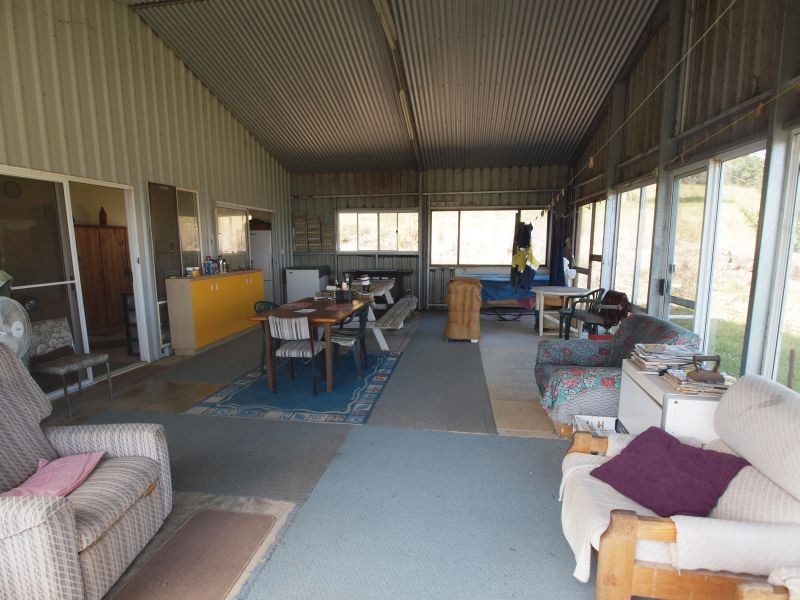 303 Tablelands Road, Cooran QLD 4569