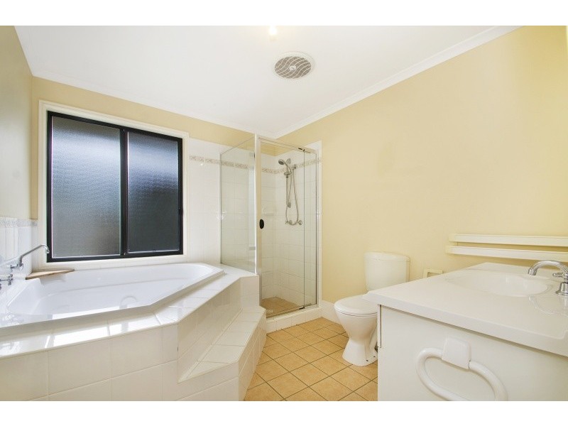 245 Blueberry Drive, Cooroy QLD 4563