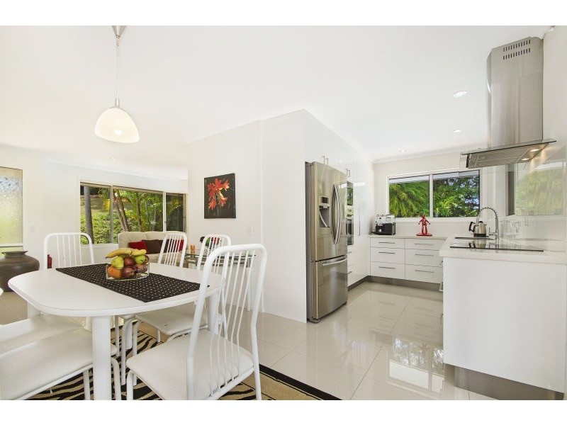 7 Pine Tree Drive, Cooroy QLD 4563
