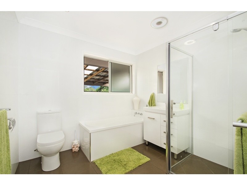 7 Pine Tree Drive, Cooroy QLD 4563