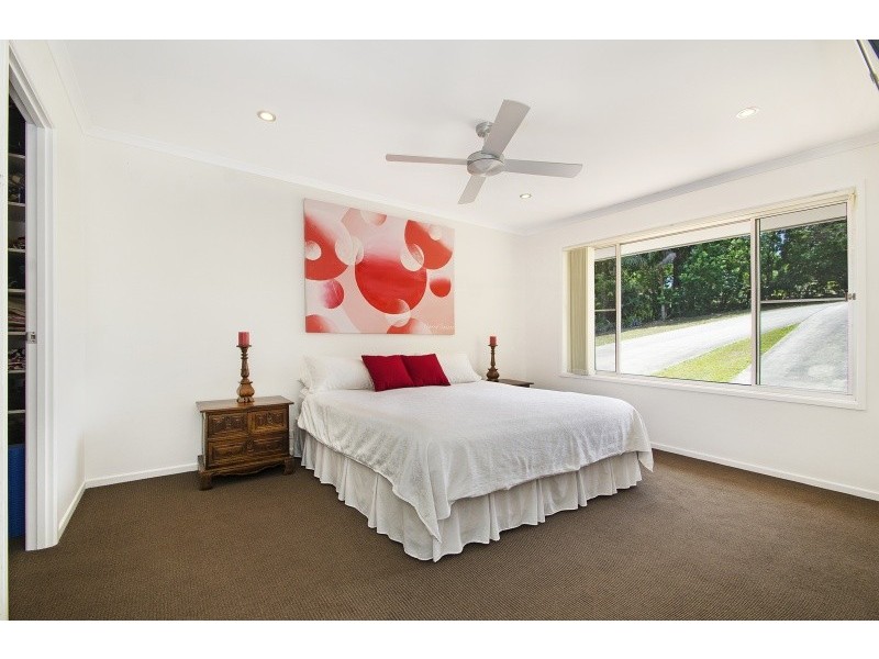 7 Pine Tree Drive, Cooroy QLD 4563