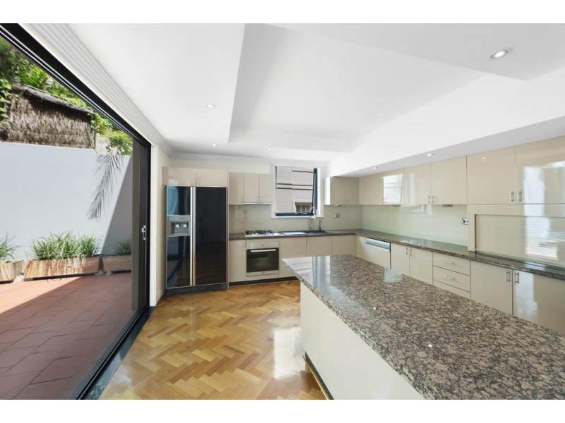 2/38 Yarranabbe Road, Darling Point NSW 2027