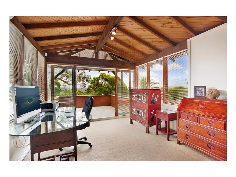 8 Ebor Road, Palm Beach NSW 2108