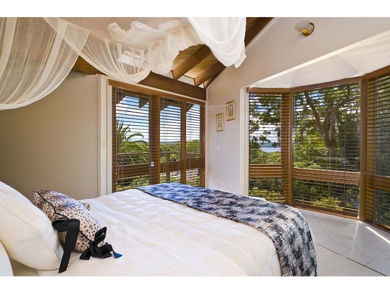 8 Ebor Road, Palm Beach NSW 2108