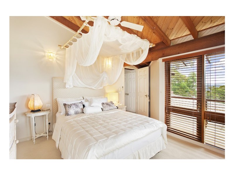 8 Ebor Road, Palm Beach NSW 2108