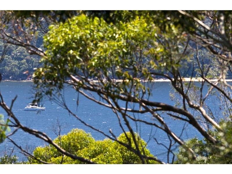 8 Ebor Road, Palm Beach NSW 2108