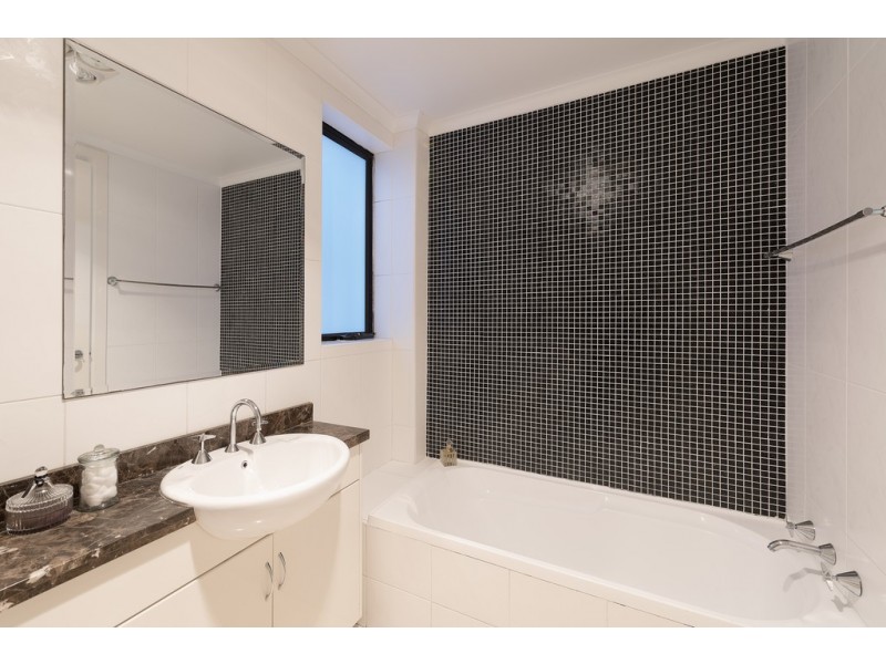 2/8 Wairoa Avenue, North Bondi NSW 2026