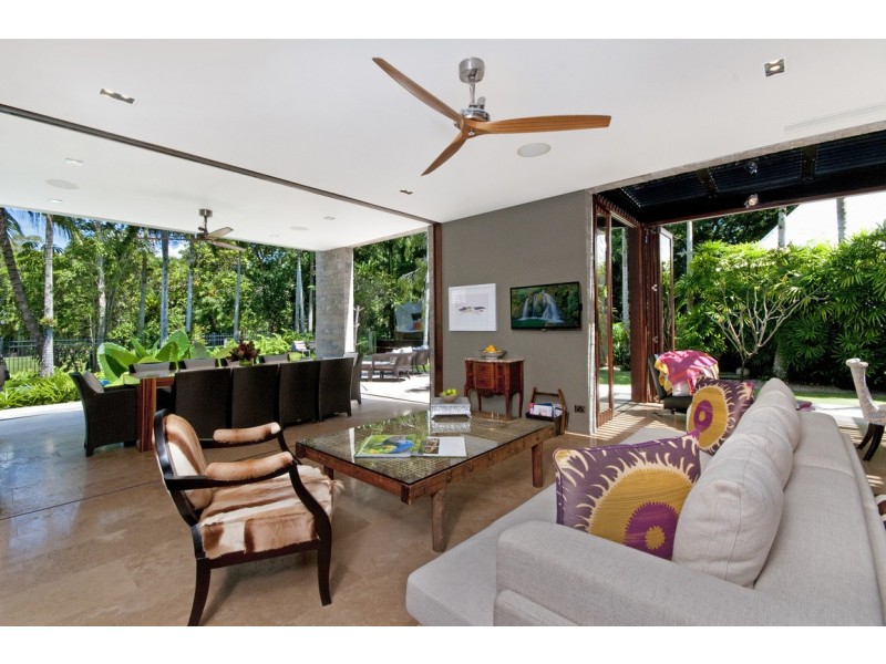 1 Beachfront Mirage, Port Douglas QLD 4877