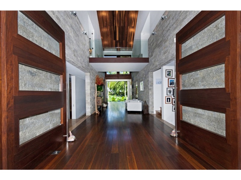 1 Beachfront Mirage, Port Douglas QLD 4877