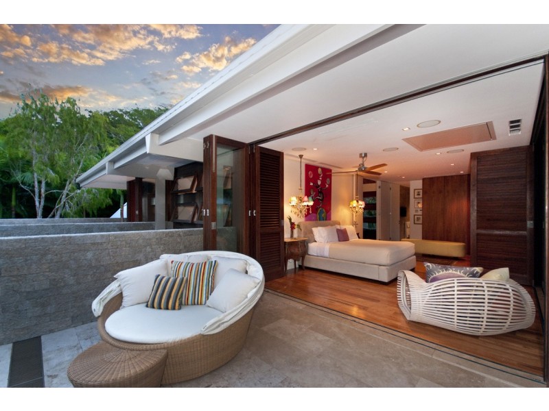 1 Beachfront Mirage, Port Douglas QLD 4877