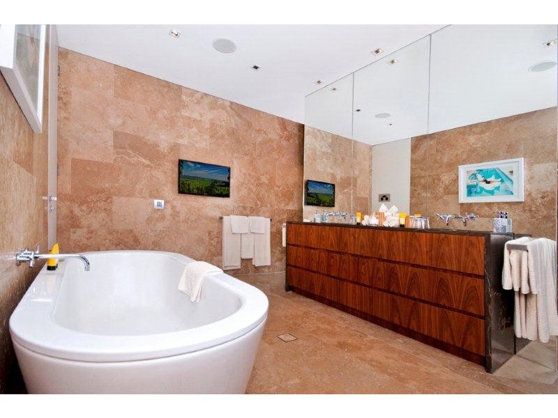 1 Beachfront Mirage, Port Douglas QLD 4877